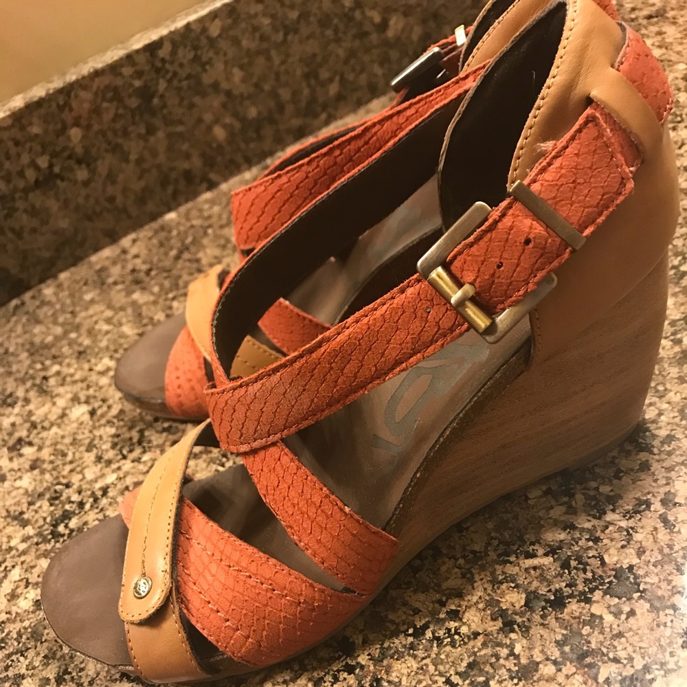 OTBT Mandarin Lancaster Leather Wedge Sandle